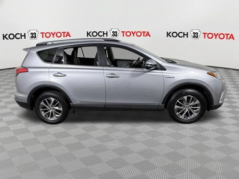 Used 2018 Toyota RAV4 XLE w/ Convenience Package AWD/4WD image 9