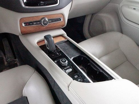 Used 2021 Volvo XC90 T8 Inscription Expression w/ Protection Package Premier image 9