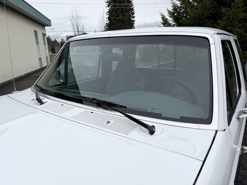 Used 1993 Ford F250 XLT 2dr 4WD Extended Cab LB HD image 56