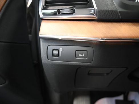 Used 2021 Volvo XC90 T6 Momentum w/ Advanced Package AWD/4WD image 27