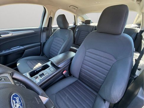 Used 2020 Ford Fusion SE FWD image 17