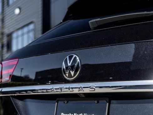 Used 2021 Volkswagen Atlas Cross Sport SE image 12