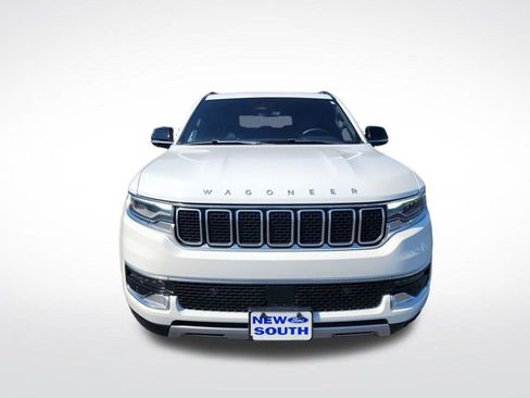 Used 2024 Jeep Wagoneer Series II w/ Flexible Seating Group image 8