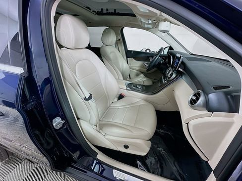 Used 2019 Mercedes-Benz GLC 300 4MATIC image 34