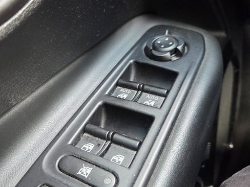 Used 2018 Jeep Renegade Altitude w/ Popular Equipment Group image 29