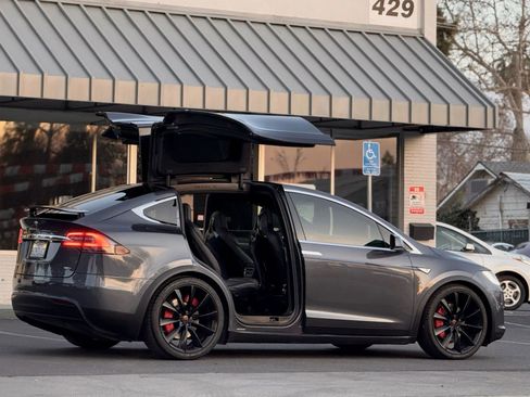 Used 2016 Tesla Model X 90D image 8