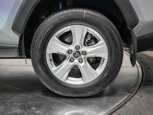 Used 2021 Toyota RAV4 XLE image 12