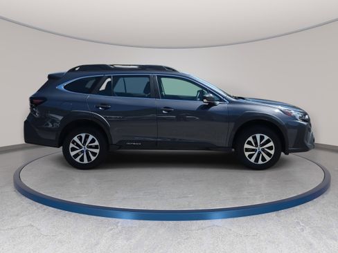 Used 2023 Subaru Outback AWD/4WD image 4