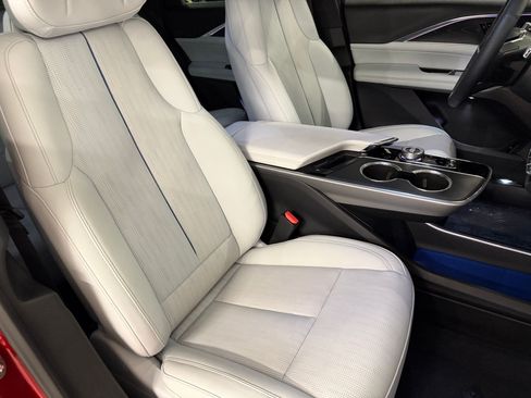 Used 2024 Cadillac Lyriq Luxury RWD image 35