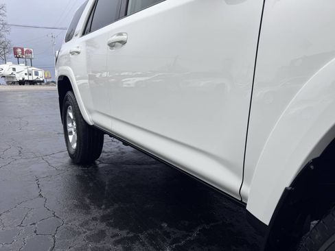 Used 2019 Toyota 4Runner SR5 image 19