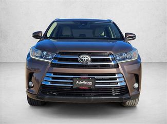 Used 2019 Toyota Highlander XLE video 2