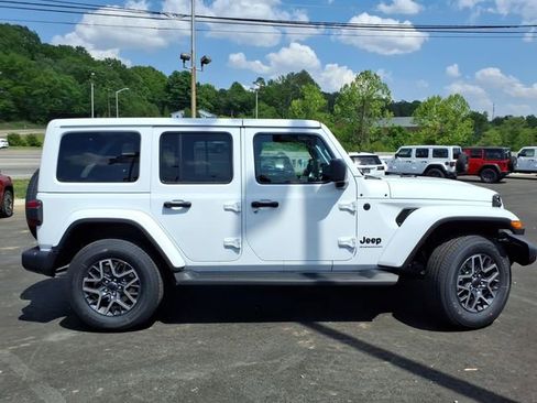 New 2026 Jeep Wrangler Sahara AWD/4WD image 2