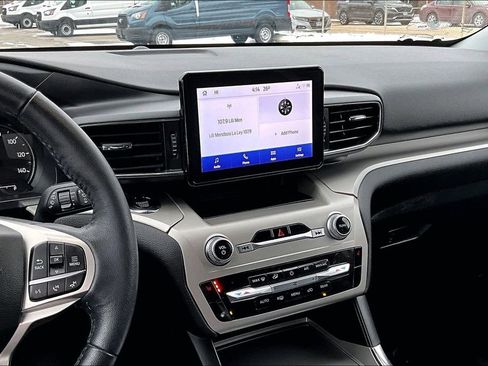 Certified 2022 Ford Explorer XLT w/ Equipment Group 202A image 6