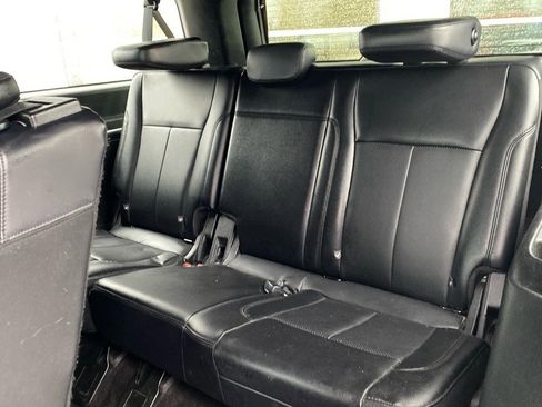 Used 2021 Ford Expedition Max XLT image 24