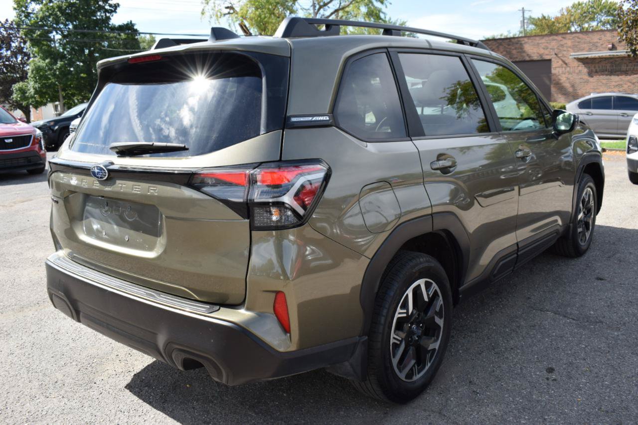 Used 2025 Subaru Forester Premium AWD/4WD image 8