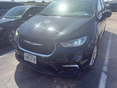 Used 2022 Chrysler Pacifica Touring-L