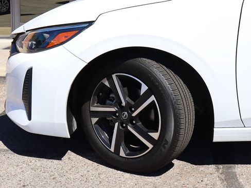 Used 2024 Nissan Sentra SV FWD image 5