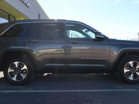 Used 2024 Jeep Grand Cherokee Limited 4xe image 9