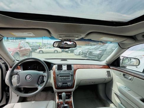 Used 2006 Cadillac DTS w/ Sun And Sound Package FWD image 17