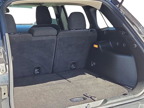 Used 2017 Jeep Cherokee Sport image 9