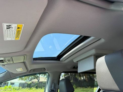 Used 2018 Honda Odyssey EX-L image 24