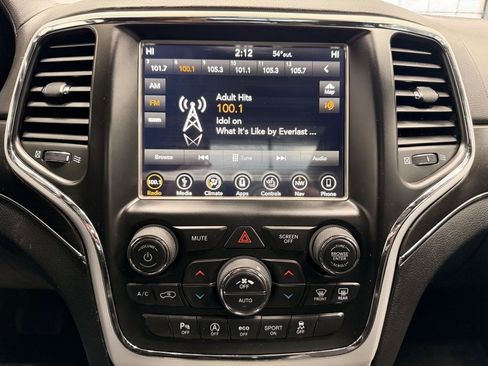 Used 2018 Jeep Grand Cherokee Limited image 34