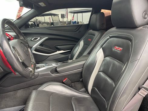 Used 2016 Chevrolet Camaro SS image 13