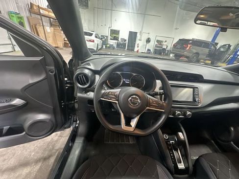 Used 2018 Nissan Kicks S FWD image 15