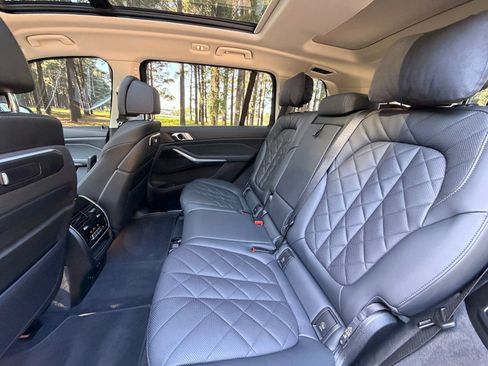 Used 2024 BMW X7 xDrive40i AWD/4WD image 14