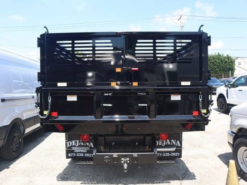 New 2025 Ford F550 4x4 Crew Cab image 6