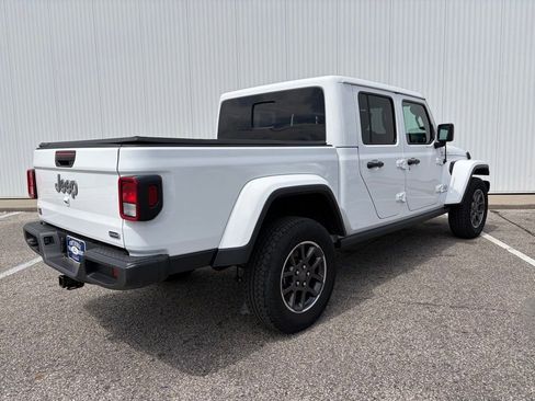 Used 2022 Jeep Gladiator Overland w/ Cold Weather Group AWD/4WD image 5