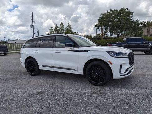 Used 2025 Lincoln Aviator Reserve w/ Luxury Package AWD/4WD image 2
