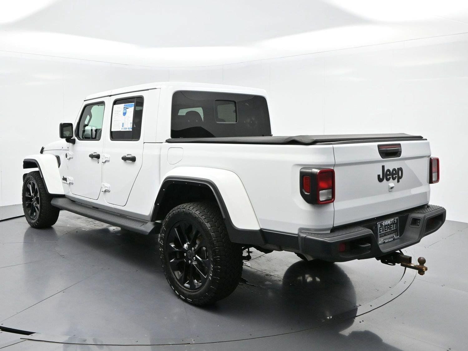 Used 2025 Jeep Gladiator Sport AWD/4WD image 5