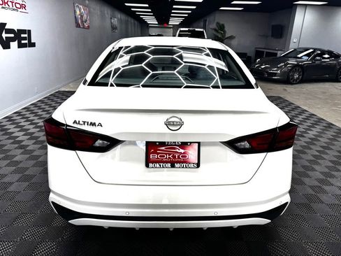Used 2024 Nissan Altima 2.5 S FWD image 13