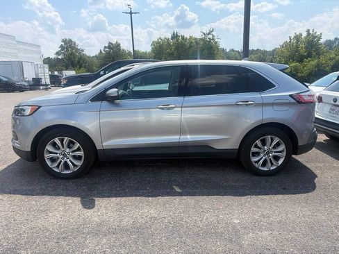 Used 2020 Ford Edge Titanium w/ Equipment Group 301A FWD image 2