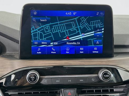 Used 2020 Ford Escape Titanium image 22