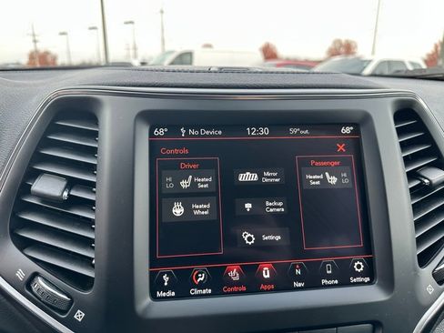 Used 2023 Jeep Cherokee Altitude Lux image 31