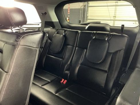 Used 2022 Ford Explorer Limited AWD/4WD image 32