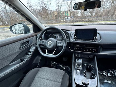 Used 2021 Nissan Rogue S image 40