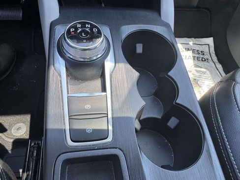 New 2023 Ford Escape SE w/ PHEV Premium Package FWD image 31