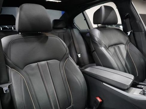 Used 2019 BMW M550i xDrive w/ Premium Package AWD/4WD image 40