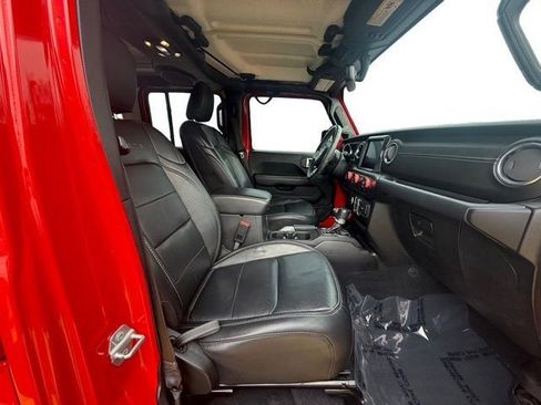 Used 2019 Jeep Wrangler Unlimited Sahara w/ Uconnect 4C Nav & Sound Group image 11