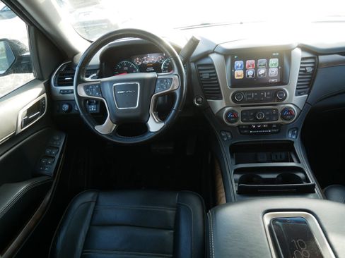 Used 2019 GMC Yukon XL Denali image 13