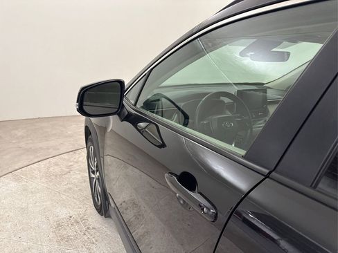 Used 2022 Toyota Corolla Cross XLE FWD image 17