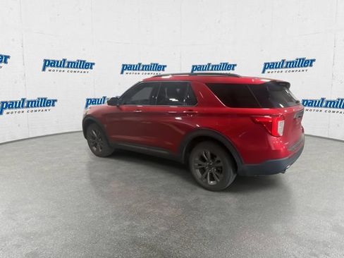 Certified 2021 Ford Explorer XLT w/ Equipment Group 202A AWD/4WD image 7
