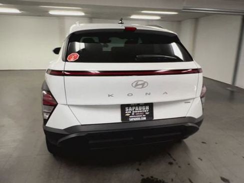 Used 2025 Hyundai Kona SEL image 7