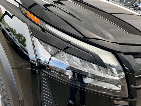 New 2026 Nissan Pathfinder SL FWD image 18