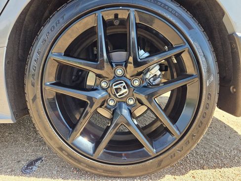 Used 2025 Honda Civic Sport image 9