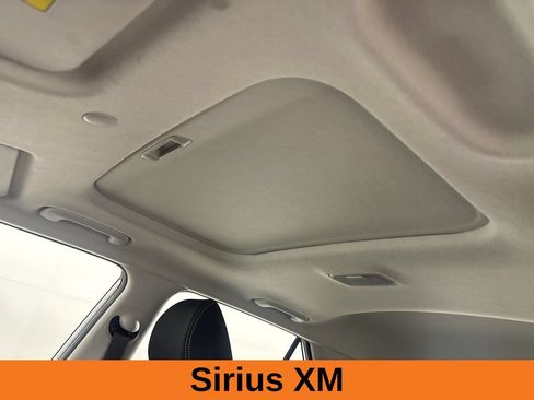 Used 2025 Hyundai Venue SEL FWD image 10