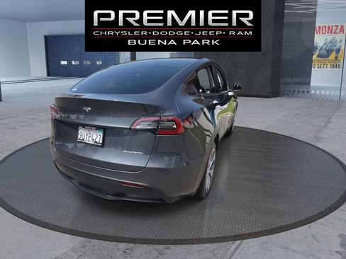 Used 2022 Tesla Model Y Long Range AWD/4WD image 7